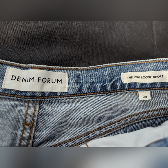 Denim Forum/Aritzia Joni Loose Short Size 26 - Picture 3 of 6